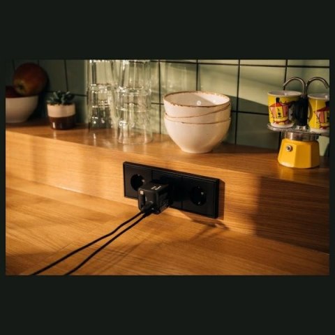 Verbatim Ładowarka sieciowa GaN 65W 2xUSB-C/USB-A + Adapter EU/UK/US czarny/black 32217