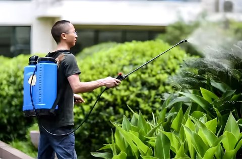 Opryskiwacz ciśnieniowy plecakowy 16L ogrodowy ręczny 2-4 bar długa lanca 4 dysze szelki MultiGarden