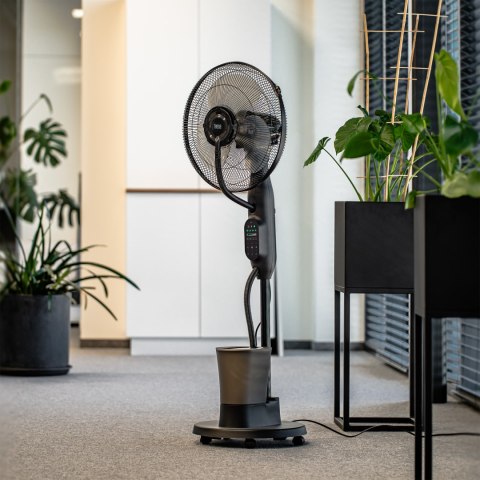 Wentylator stojący z funkcą mgiełki
