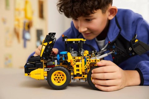 LEGO Technic 42209 Ładowarka kołowa Volvo L120 Electric