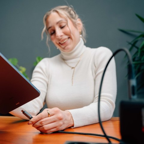 Kabel Verbatim Sync & Charge USB-C do USB-C 40Gb/s 240W wyświetlacz 120cm czarny 31849