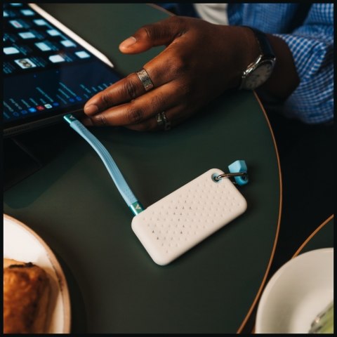 Dysk Zewnętrzny Verbatim Pocket SSD 2TB USB-C 3.2 gen.2 biały-jasnoniebieski 32321