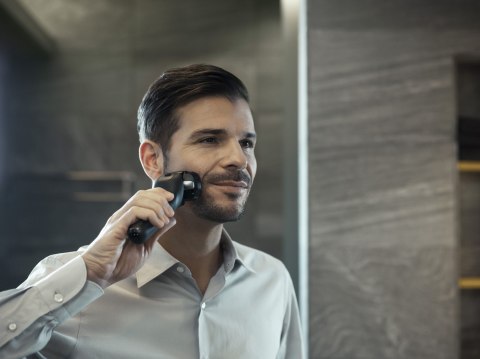 Golarka foliowa Panasonic ES-LS6A Czarny Przycinarka