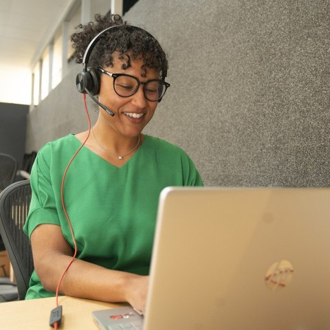 POLY Zestaw słuchawkowy Blackwire 8225 Stereo USB-C + przejściówka USB-C/A