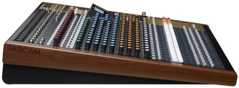 Tascam Model 24 24 kan. 20 - 30000 Hz Czarny, Złoto, Drewno