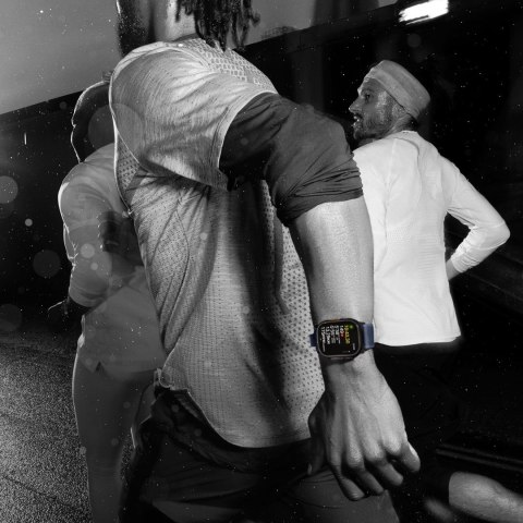 Apple Watch Ultra 2 GPS + Cellular 49mm Czarne tytanowe etui z czarnym tytanowym paskiem Milanese - L (MX5V3FD/A)