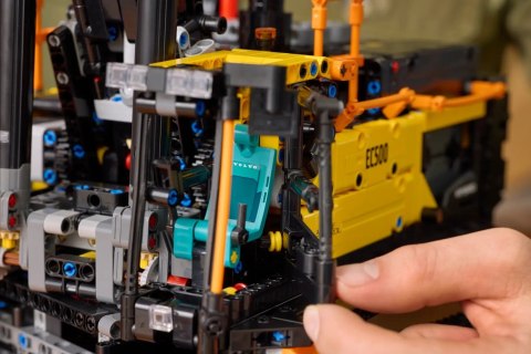 LEGO TECHNIC 42215 Koparka Volvo EC500 Hybrid