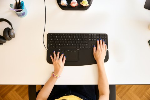 Contour Touch Ergonomiczny panel dotykowy przewodowy