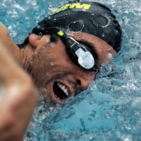 FORM Smart Swim 2 - inteligentne okulary do pływania